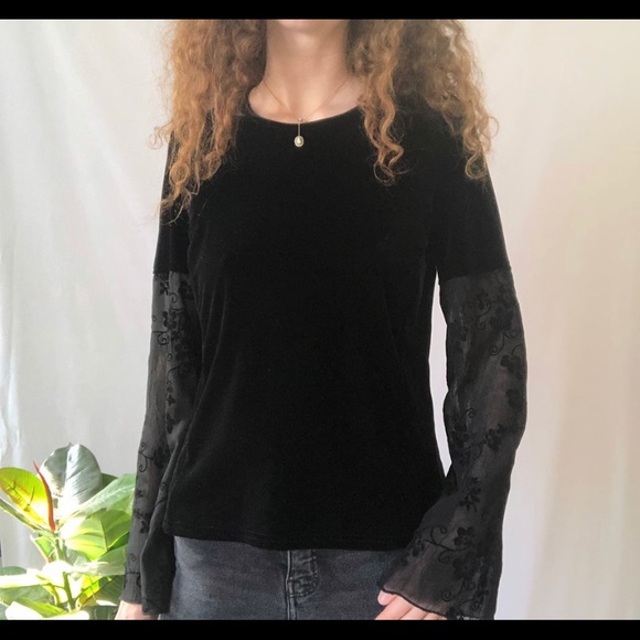 Vintage 90s black velvet top with floral sleeves - Picture 4 of 4